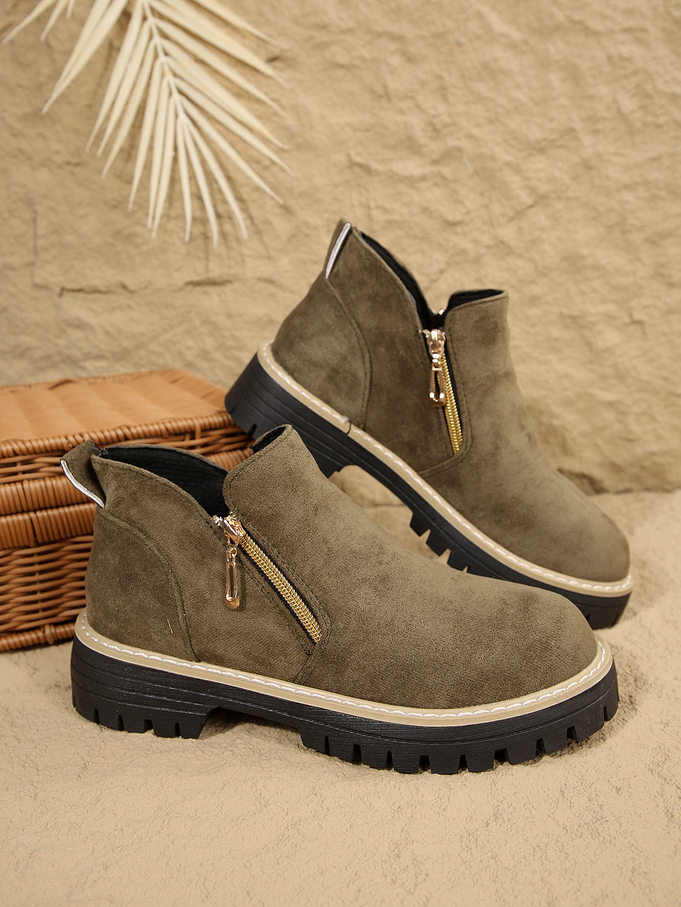 Modne, jednokolorowe, ortopedyczne botki damskie