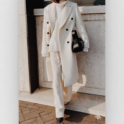 Stylowy dwurzędowy wełniany płaszcz z klapami